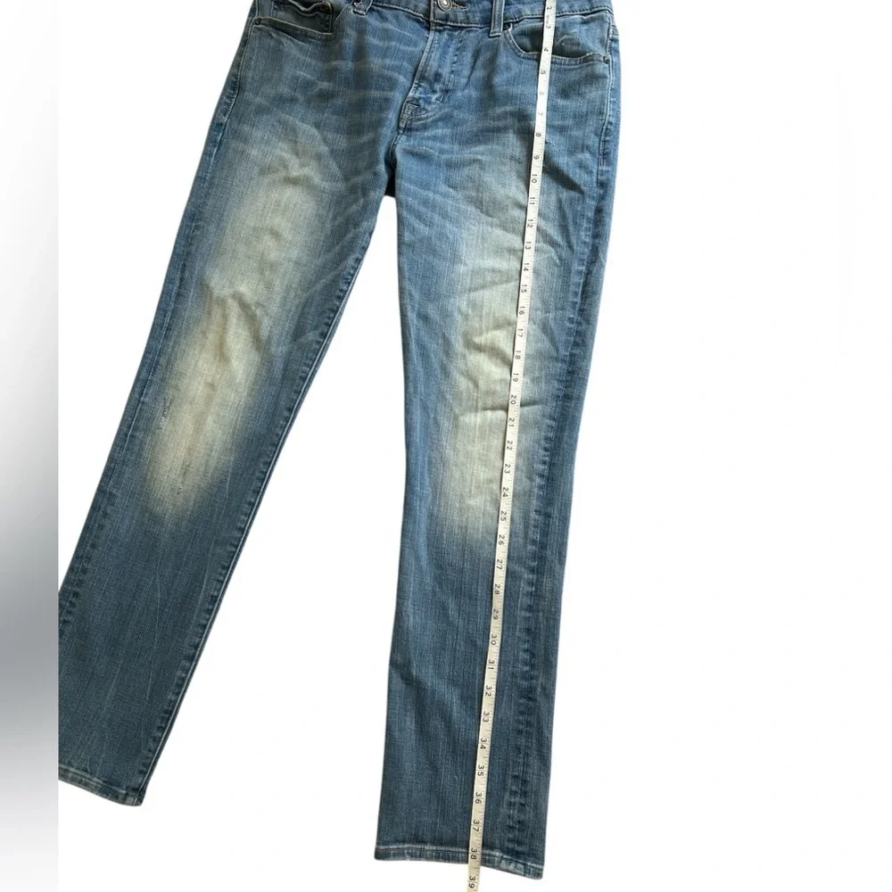 American Eagle Outfitters stylish light